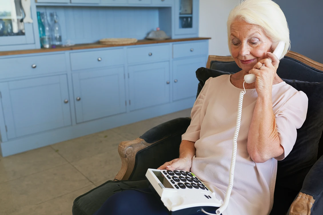 telephone-alzheimer Téléphone simple avec grosses touches pour le grand âge